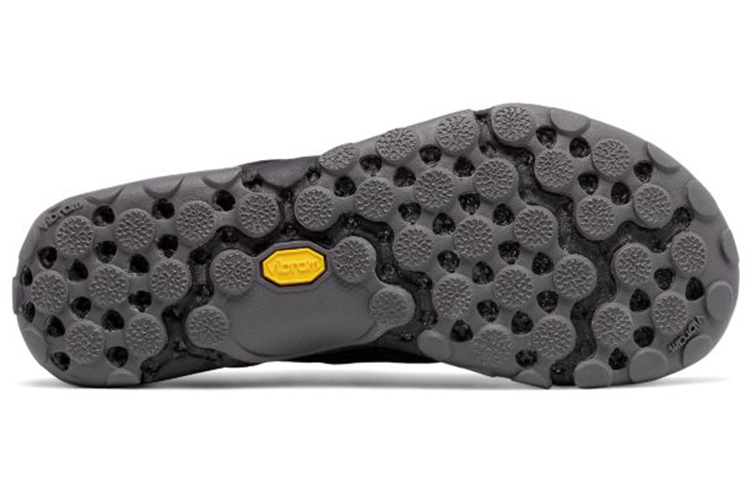 Shop New Balance Minimus 10 v1 越野跑鞋 耐磨防滑 戶外越野訓練鞋 女款 黑藍色