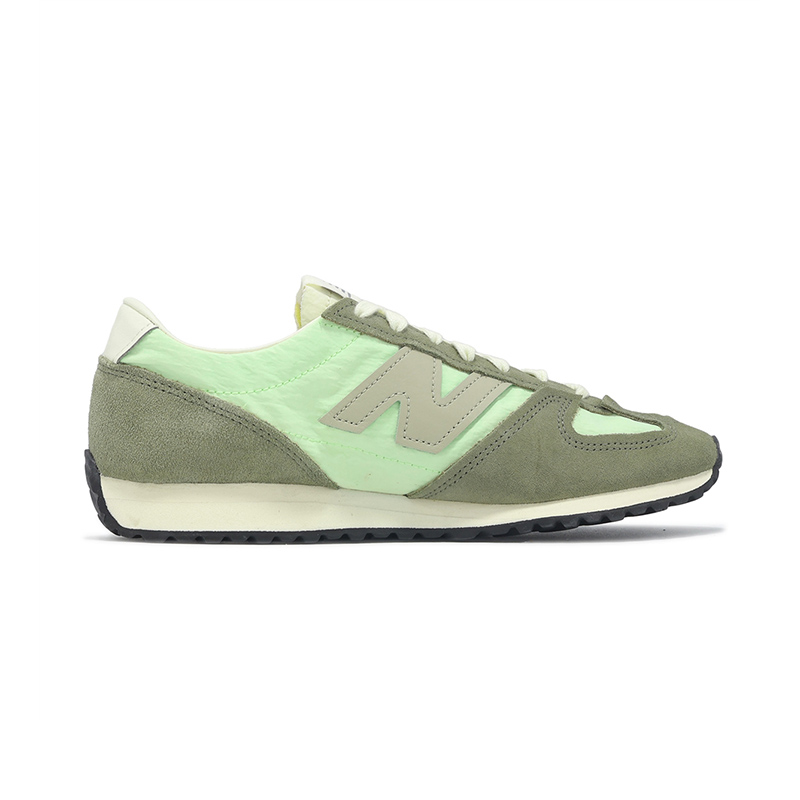 Shop (W) New Balance Pokémon FireRed Version – Game Boy Advance (Gebraucht) U471AP