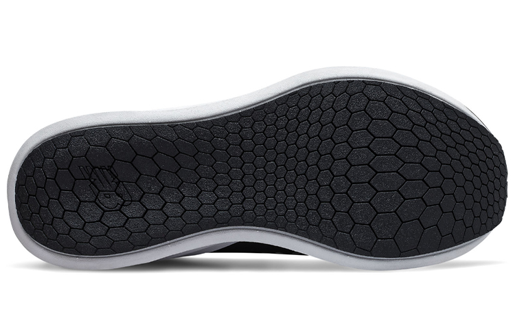 Shop New Balance Powher Run 黑色 女款