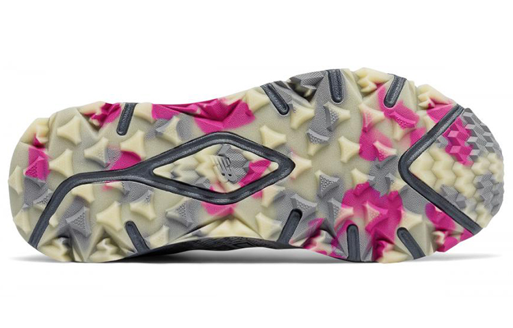 Shop (W) New Balance Reflective 690 v2 'Abu-abu Pink' WT690LP2