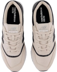 (W) Sepatu Lari New Balance 'Beige Hitam' CW997HDT Lookbook (W) Sepatu Lari New Balance 'Beige Hitam' CW997HDT