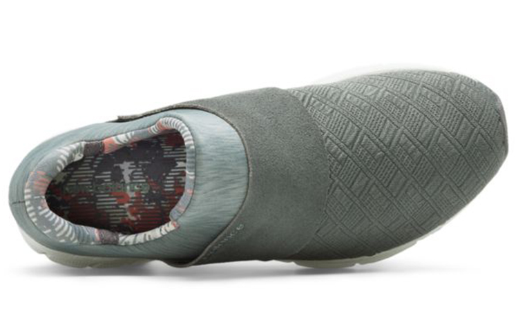 Lookbook (W) New Balance Rush Slip-On Grijs ''Gray White'' WLRUSHPC