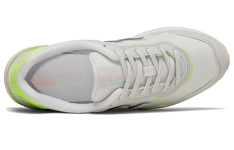 Lookbook (W) New Balance Sola Sleek ''Bleached Lime Glow'' Dames Schoenen WLSLAUS1