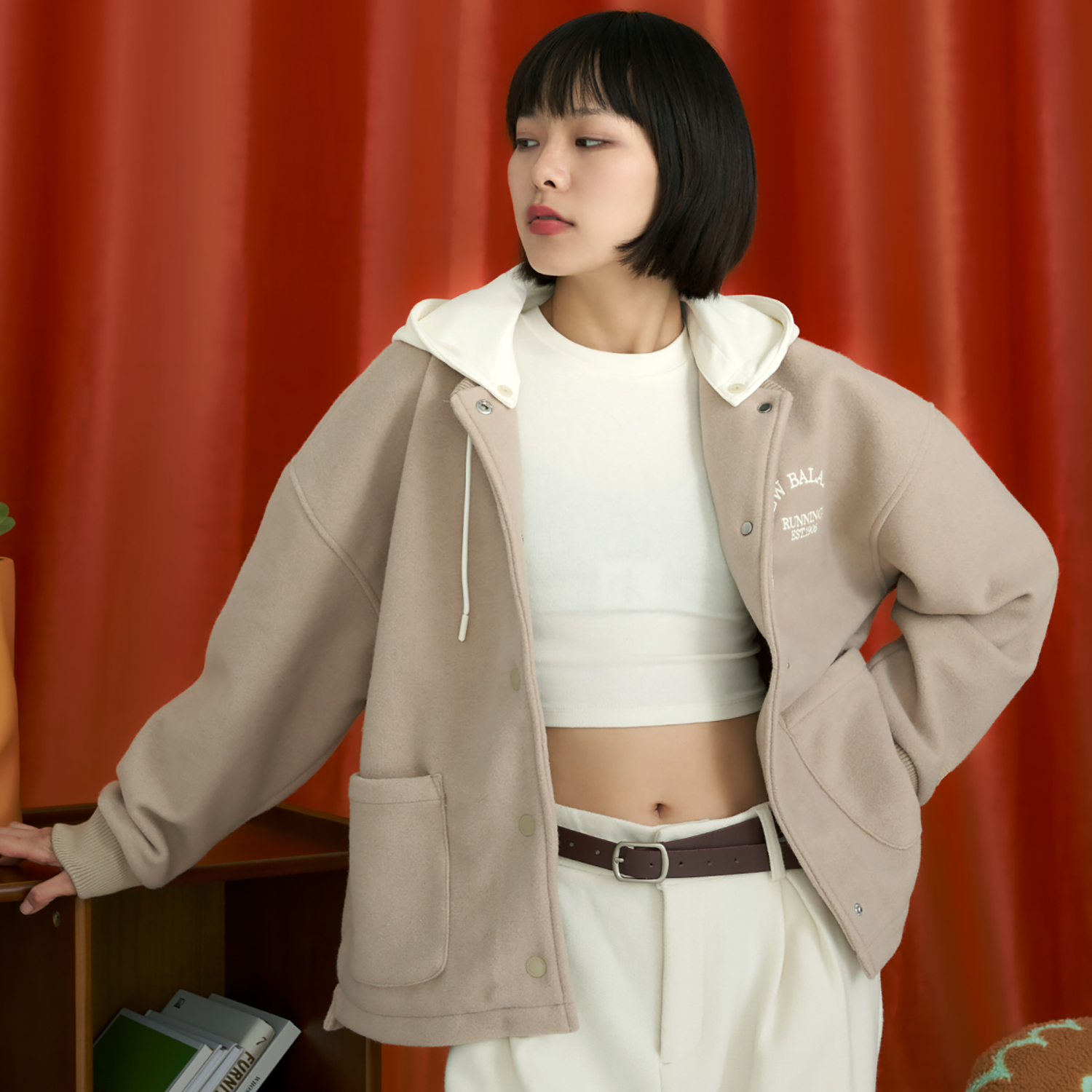 Shop (W) 新百伦纯卡其色夹克春秋款 AWJ31353-BNN