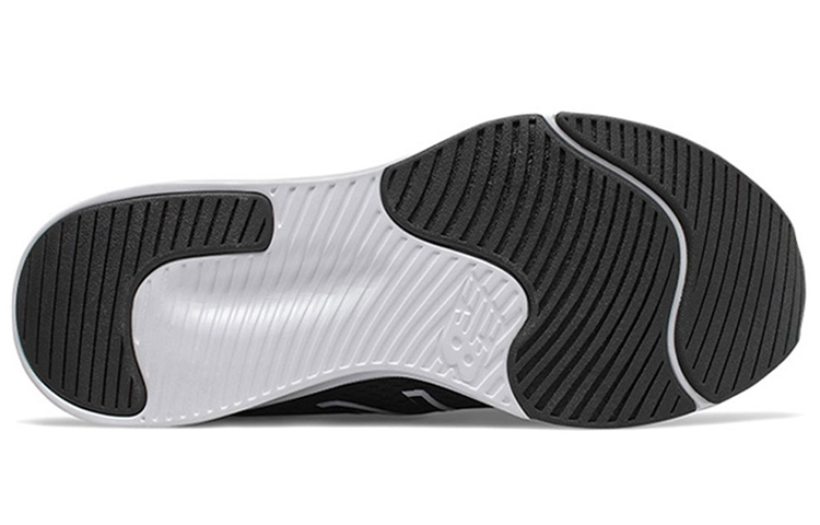 Shop New Balance Street 運動 透氣防滑耐磨 低幫 跑步鞋 女款 黑色