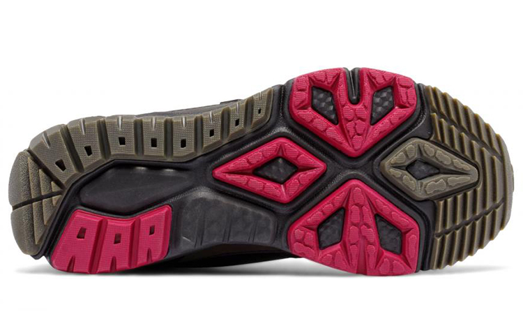 Shop New Balance 710系列 Vazee 緩震耐磨防滑 高筒運動鞋 女款 灰黑