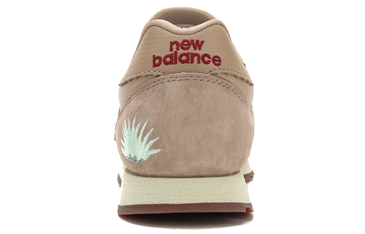 Shop 野獸派/THE BEAST x New Balance NB 520 低筒 慢跑鞋 女款 沙石色