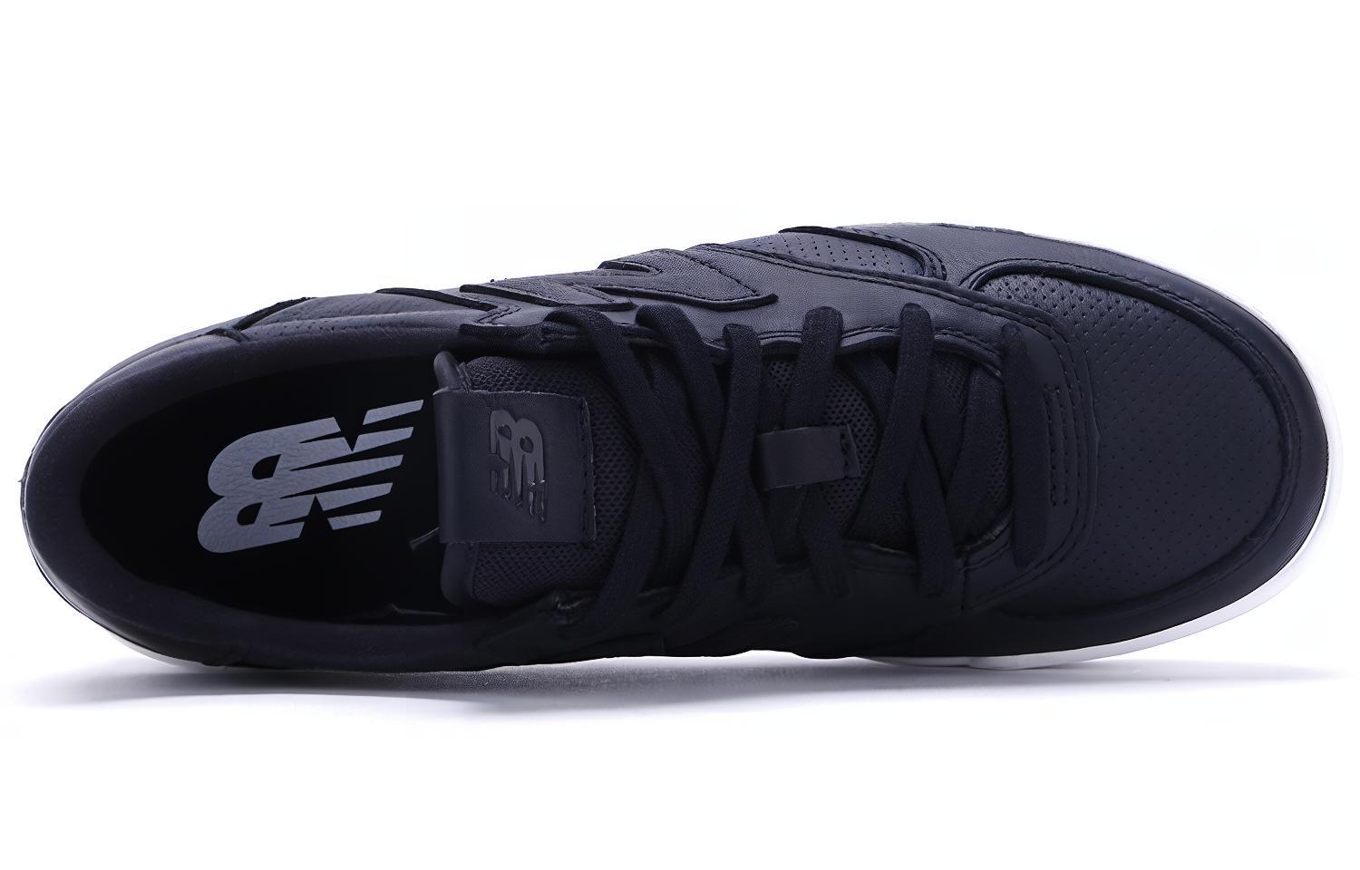 Lookbook (W) New Balance W-LIFESTYLE ''Nero Bianco'' WRT300SA