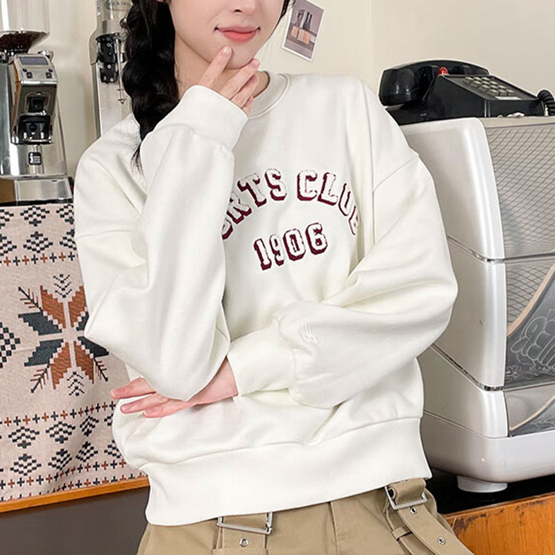 Details for (W) 新百伦白色刺绣卫衣 - 透气宽松版型 NCD4E212-IV