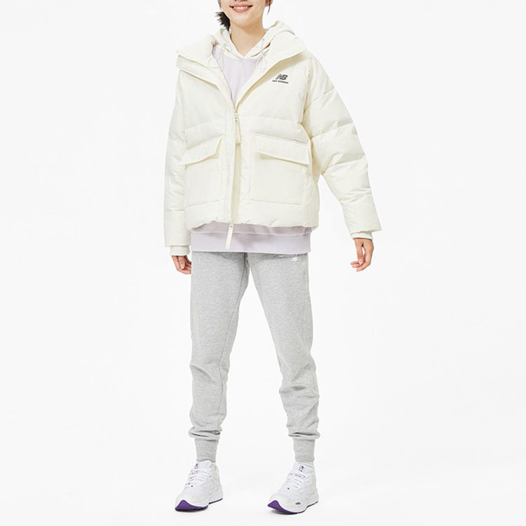 Shop (W) New Balance Jaket Putih Puffer Hangat Musim Dingin Loose Fit. AWJ13342-SST