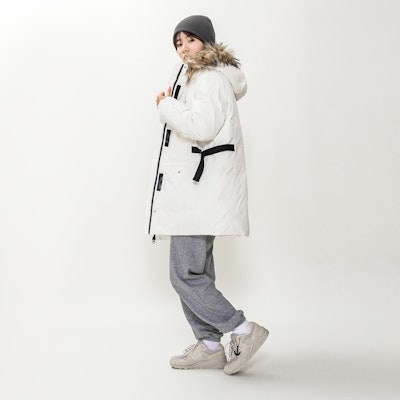 (W) Chaqueta blanca de invierno New Balance con capucha y cuello de piel. AWJ14352-NMC 3