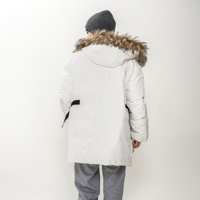 (W) Chaqueta blanca de invierno New Balance con capucha y cuello de piel. AWJ14352-NMC 2