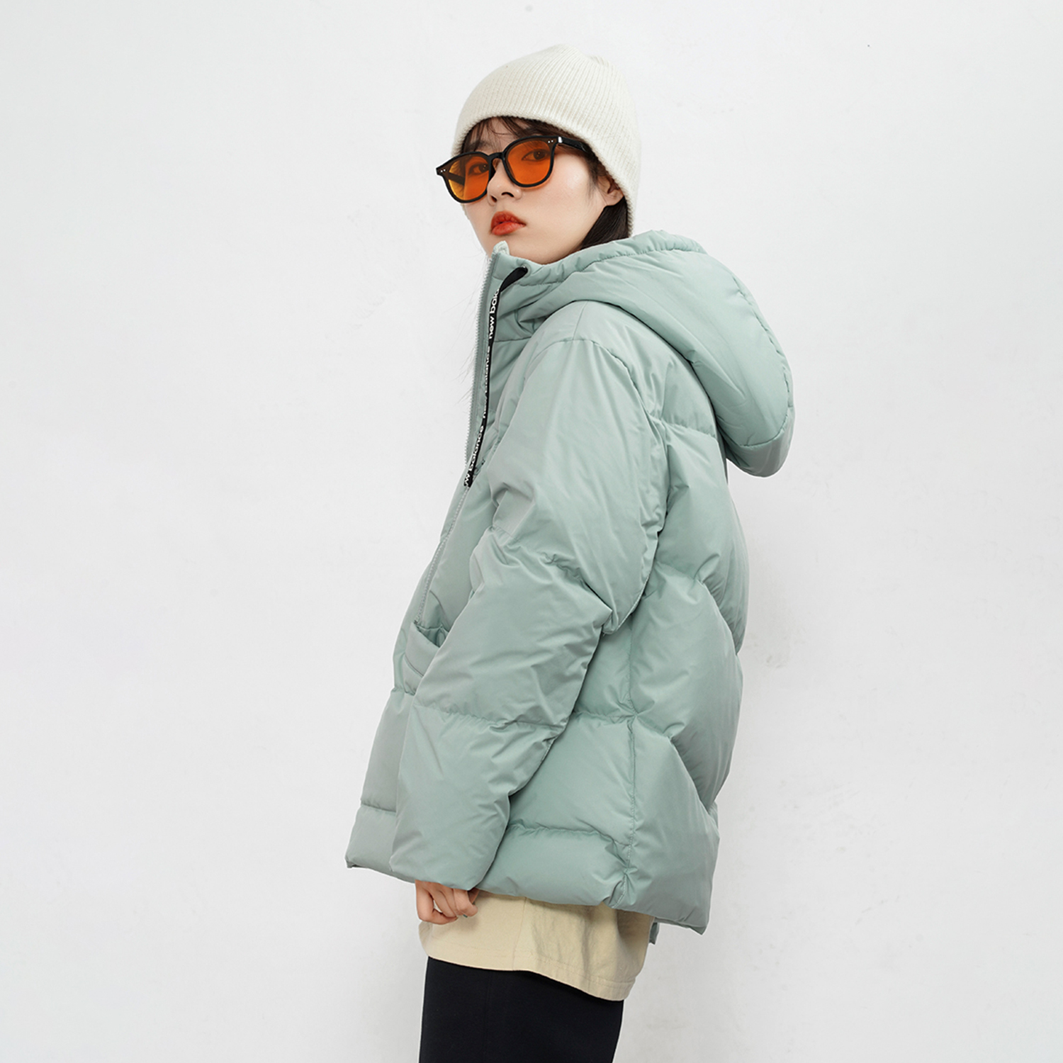 (Women) New Balance Winter Down Jacket Solid Color Drawstring Hoodie Green. AWJ14361-NTD 圖 5