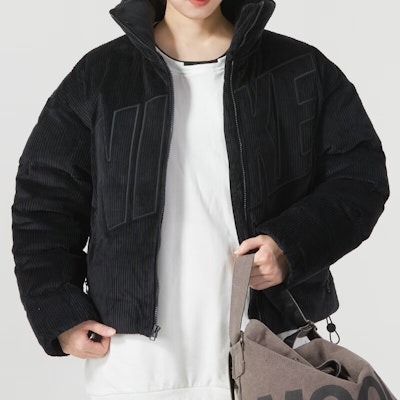 (W) Nike 黑色燈芯絨短款羽絨外套休閒簡約款式 FD8214-010 Purchase (W) Nike 黑色燈芯絨短款羽絨外套休閒簡約款式 FD8214-010