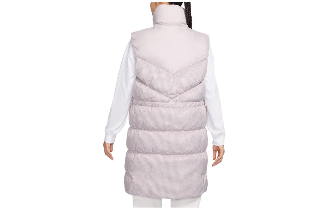 Lookbook (W) ナイキ ピンク パファーベスト ロゴ入り ハイカラー ジップデザイン. FN0031-019