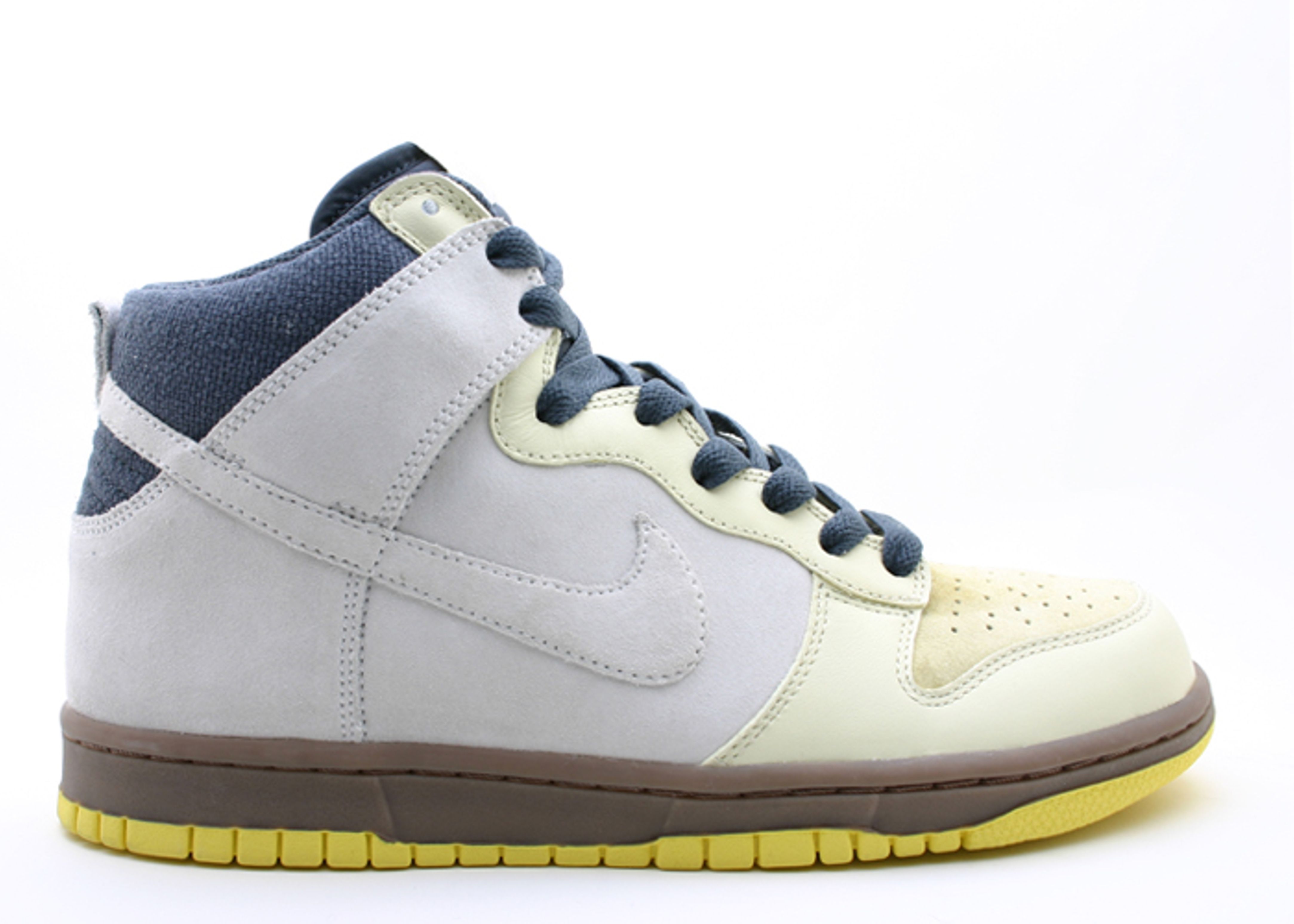 Buy (Women) Nike 'S Dunk High 325203-711