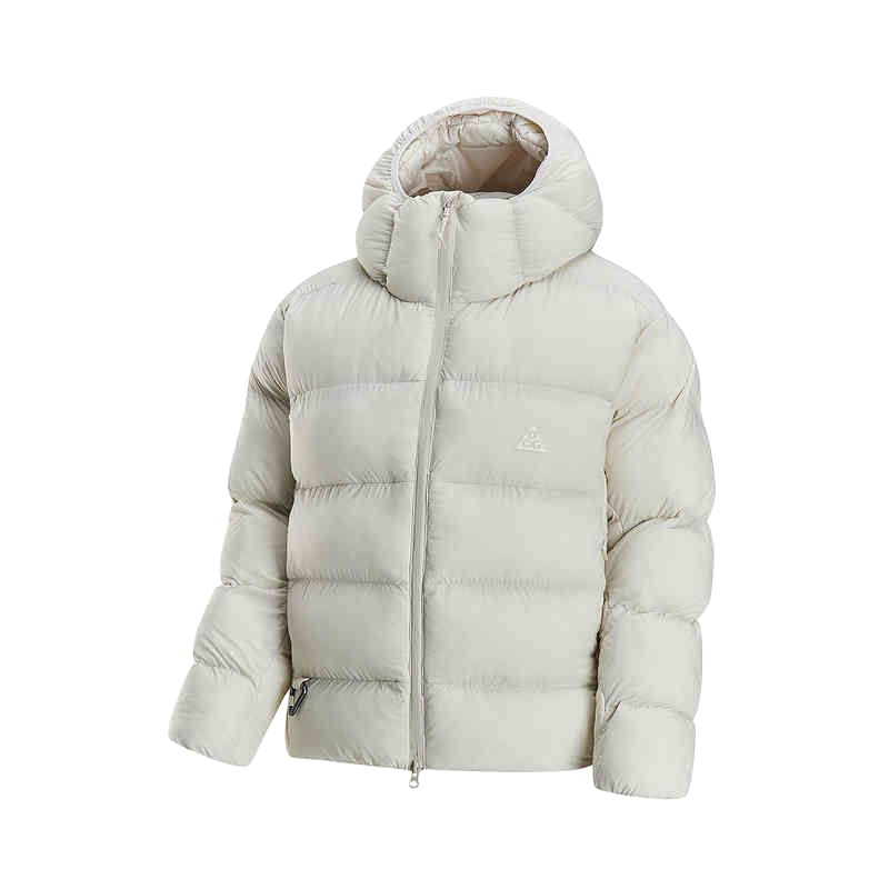 Order (W) Nike ACG Chaqueta Puffer Blanca Aislada Gruesa con Capucha. FZ6762-104