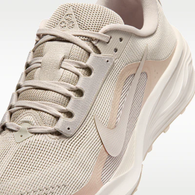 (W) ナイキ ACG ペガサス トレイル クリーム2/ライトオールウッドブラウン/セーフティオレンジ HV8121-200 Sizing (W) ナイキ ACG ペガサス トレイル クリーム2/ライトオールウッドブラウン/セーフティオレンジ HV8121-200
