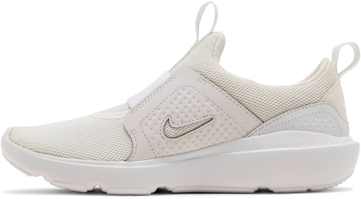 (W) Nike AD Comfort 'Putih Triple' DJ1001-100 Lookbook (W) Nike AD Comfort 'Putih Triple' DJ1001-100