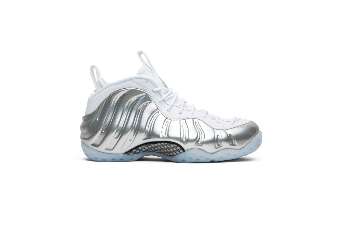 (Women) Nike Air Foamposite One Chrome White AA3963-100