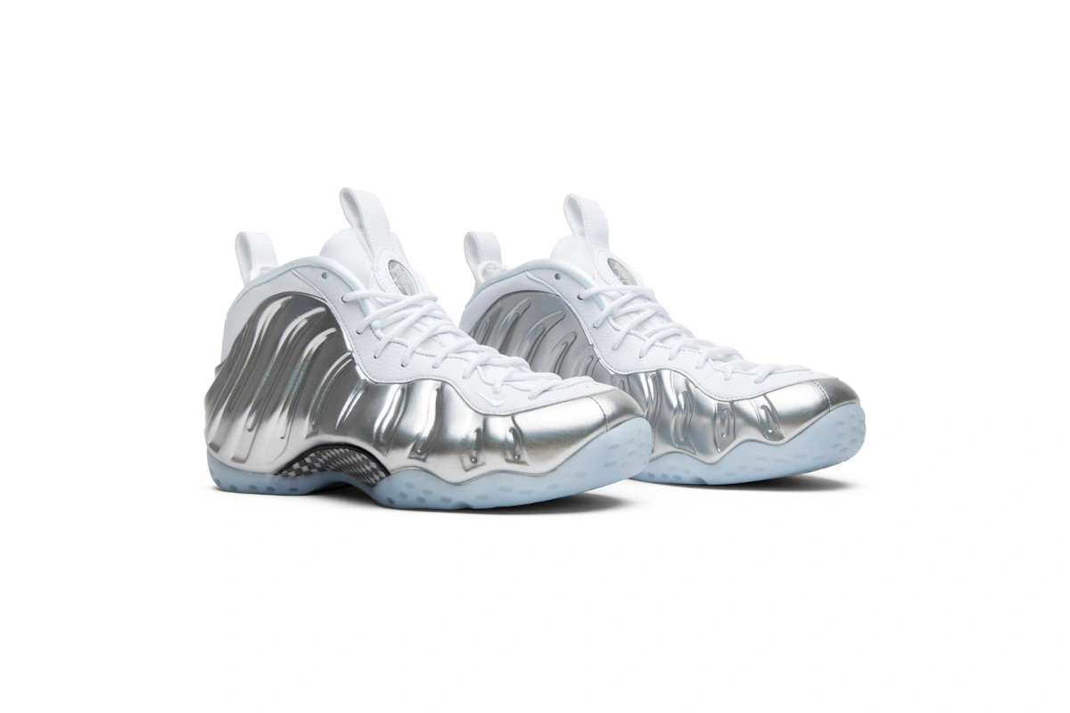 (Women) Nike Air Foamposite One Chrome White AA3963-100