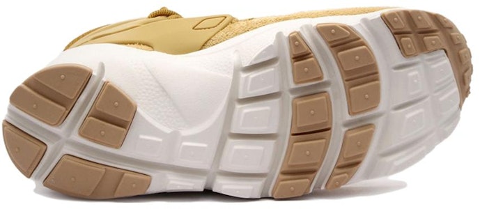 (W) Nike Air Footscape Mid Utility 'Wheat' Coklat Tua AA0519-700 Details for (W) Nike Air Footscape Mid Utility 'Wheat' Coklat Tua AA0519-700