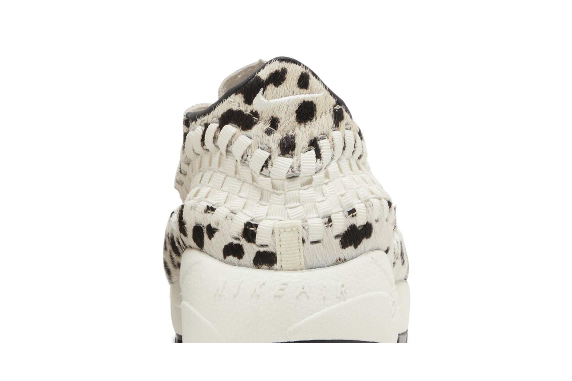 Sizing (W) Nike Air Footscape Woven ''Bianco Stampa Mucca'' FB1959-102