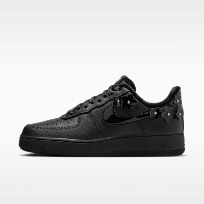 (W) Nike Air Force 1 ''07 "Florette" 黑色/灰黑/金屬銀/黑 IR8637-001 Buy (W) Nike Air Force 1 ''07 "Florette" 黑色/灰黑/金屬銀/黑 IR8637-001