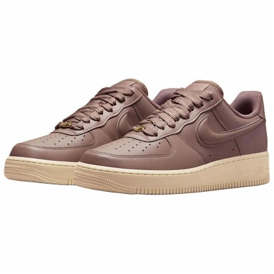 (W) Nike Air Force 1 '07 'Mink Brown Swoosh Acolchado' HF2014-200 Lookbook (W) Nike Air Force 1 '07 'Mink Brown Swoosh Acolchado' HF2014-200