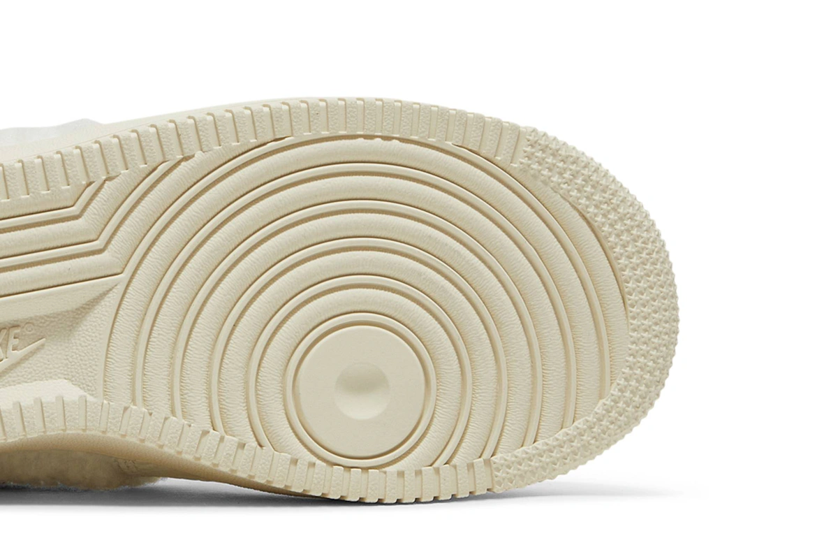 (Women) Nike Air Force 1 '07 'Sherpa Fleece' DO6680-100