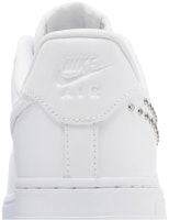 (W) 耐克Air Force 1 '07 饰钉Swoosh 运动鞋 FQ8887-100 Sizing (W) 耐克Air Force 1 '07 饰钉Swoosh 运动鞋 FQ8887-100