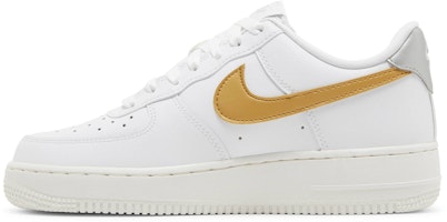 (W) Nike Air Force 1 '07 'Putih Emas Metalik' DD8959-106 Lookbook (W) Nike Air Force 1 '07 'Putih Emas Metalik' DD8959-106