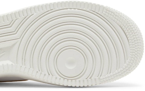 (W) Nike Air Force 1 '07 'Putih Emas Metalik' DD8959-106 Purchase (W) Nike Air Force 1 '07 'Putih Emas Metalik' DD8959-106