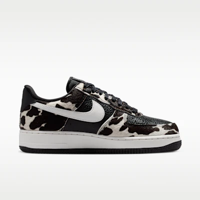 (W) Nike Air Force 1 ''07 黑色/黑色/幻影 IO0442-001 Lookbook (W) Nike Air Force 1 ''07 黑色/黑色/幻影 IO0442-001