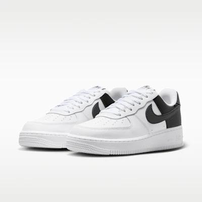 (W) Nike Air Force 1 ''07 Hitam/Kelabu Asap Gelap/Emas Metalik/Putih IR0872-001 Purchase (W) Nike Air Force 1 ''07 Hitam/Kelabu Asap Gelap/Emas Metalik/Putih IR0872-001