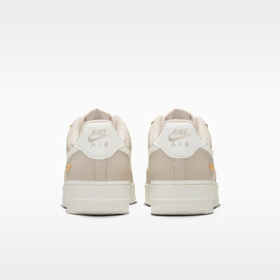 (W) Nike Air Force 1 ''07 Crème/Or Métallisé/Sail IV5197-200 Details for (W) Nike Air Force 1 ''07 Crème/Or Métallisé/Sail IV5197-200