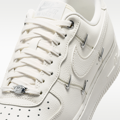 Sizing (W) Nike Air Force 1 ''07 LV8 Sail Perak Metalik Silver IV4727-133