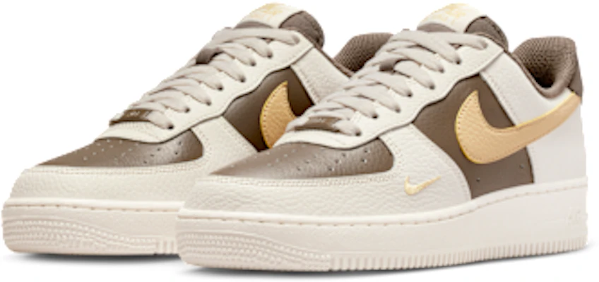 (W) 耐克Air Force 1 ''07 LV8运动鞋 幻影灰/铁岩灰/芝麻色 IR0796-030 Details for (W) 耐克Air Force 1 ''07 LV8运动鞋 幻影灰/铁岩灰/芝麻色 IR0796-030
