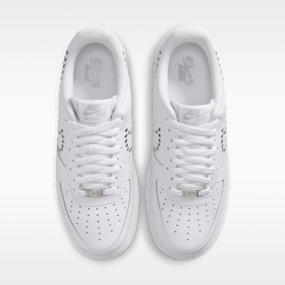 Shop (W) Nike Air Force 1 ''07 LV8 白/白/白/金屬銀 IW1234-100