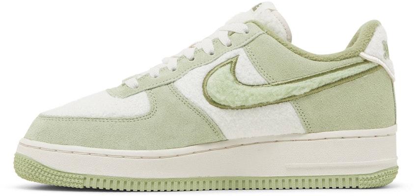 (W) Nike Air Force 1 '07 LX 'Fleece - Honeydew' Pria/Wanita Sneakers Indonesia FB1872-030 Lookbook (W) Nike Air Force 1 '07 LX 'Fleece - Honeydew' Pria/Wanita Sneakers Indonesia FB1872-030