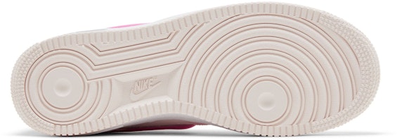 (W) 나이키 에어포스 1 '07 LX ' 프린트' HM3696-661 Shop (W) 나이키 에어포스 1 '07 LX ' 프린트' HM3696-661