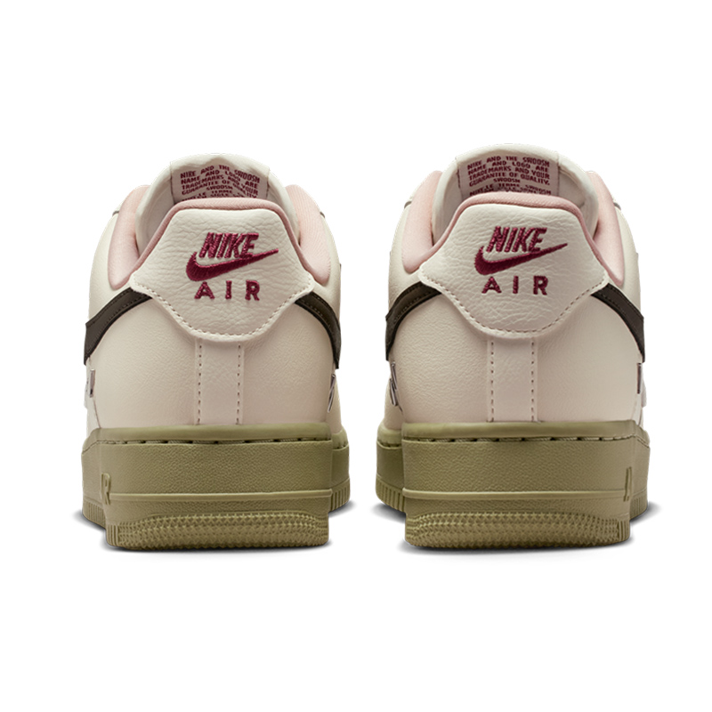 Lookbook (W) Nike Air Force 1 ''07 LX Zapatillas IQ9802-022