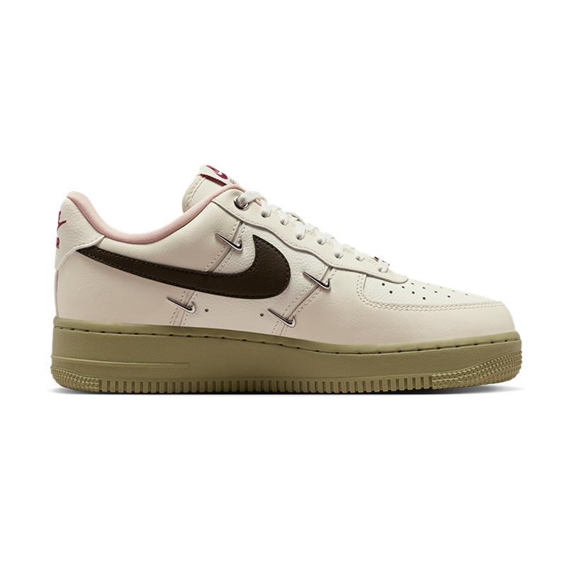 Shop (W) Nike Air Force 1 ''07 LX Zapatillas IQ9802-022