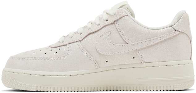 (W) Nike Air Force 1 '07 SE 'Sail Suede Brillante' HQ3499-100 Lookbook (W) Nike Air Force 1 '07 SE 'Sail Suede Brillante' HQ3499-100