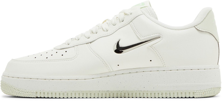 (W) 나이키 에어포스 1 '07 SE '세일 리퀴드 메탈' FN8540-100 Lookbook (W) 나이키 에어포스 1 '07 SE '세일 리퀴드 메탈' FN8540-100