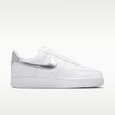 (W) Nike Air Force 1 ''07 SE 白色/金屬銀 IV5102-100 Lookbook (W) Nike Air Force 1 ''07 SE 白色/金屬銀 IV5102-100