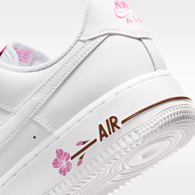 Cheap (W) Nike Air Force 1 ''07 SE Putih/Merah Jambu/Perang Fauna/Putih IF0498-102