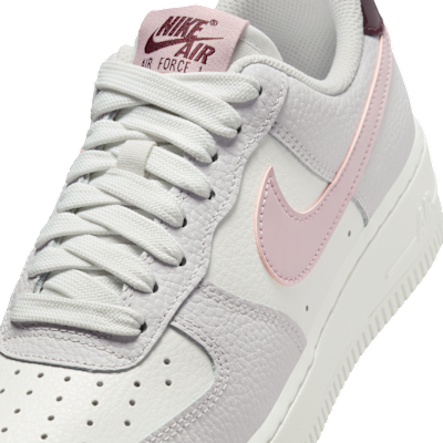 Sizing (W) 나이키 에어 포스 1 ''07 서밋 화이트/배스트 그레이/버건디 크러쉬/플럼 초크 IM6024-121