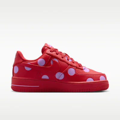 (W) Nike Air Force 1 ''07 Rouge Université/Magenta Clair/Rouge Université IR8647-600 Lookbook (W) Nike Air Force 1 ''07 Rouge Université/Magenta Clair/Rouge Université IR8647-600