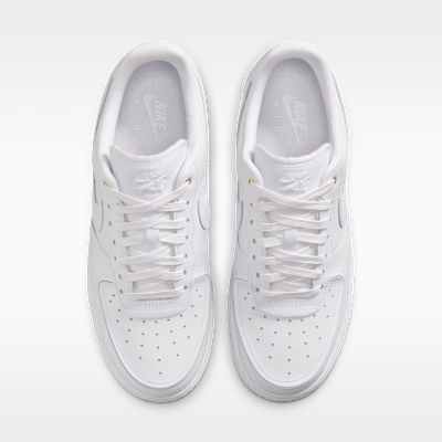 Shop (W) Nike Air Force 1 ''07 白/金屬金/峰白/白 IO3124-100